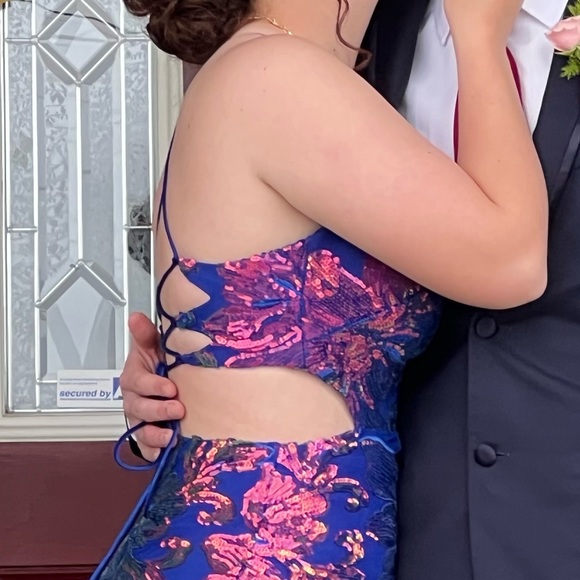 Windsor Prom Dress (Medium) - Picture 2 of 3